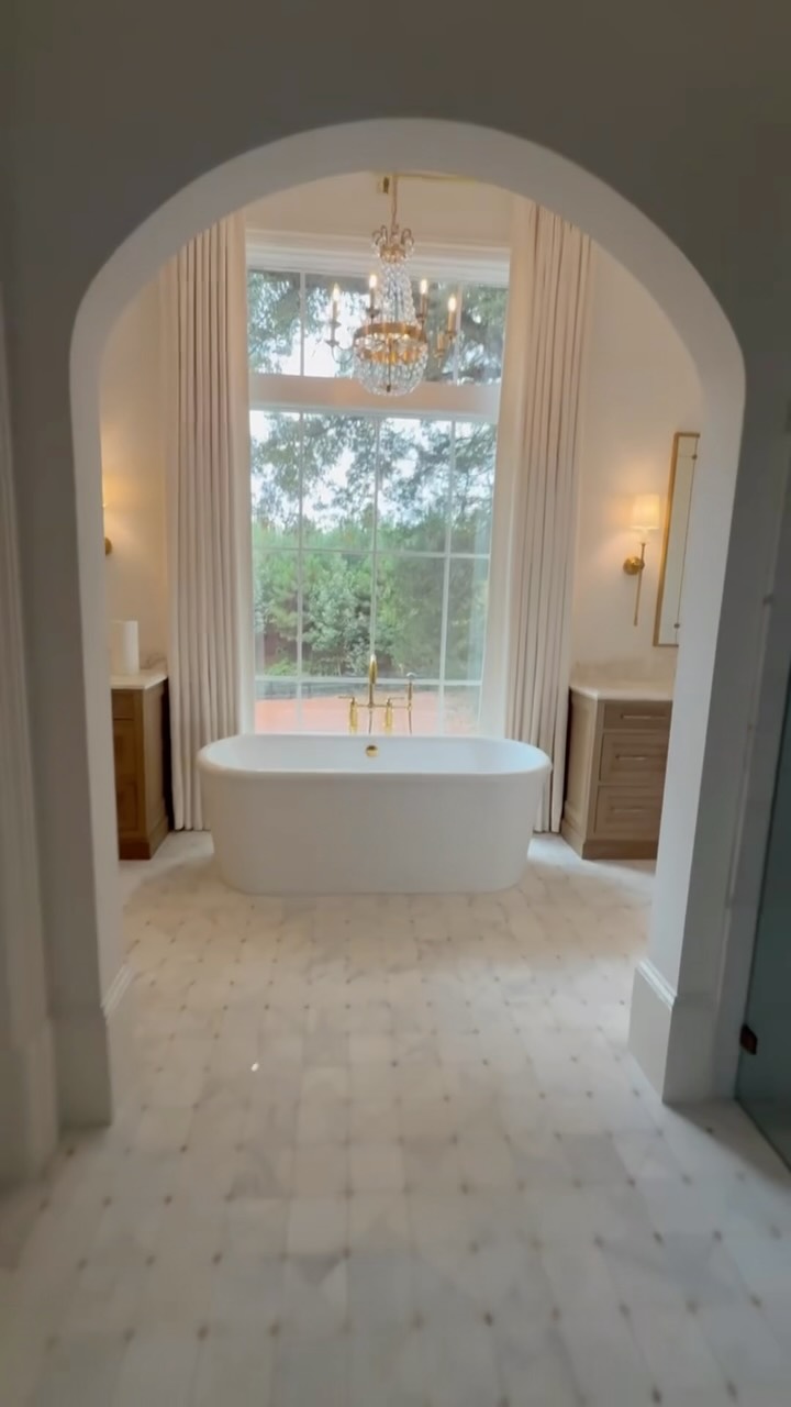 Spa vibes, every single day. 🌿
A stunning full primary bath with natural lighting, freestanding tub, brass details and marble throughout.
#ecraftdesigns #luxurybathroom #custombuilder #interiordesign