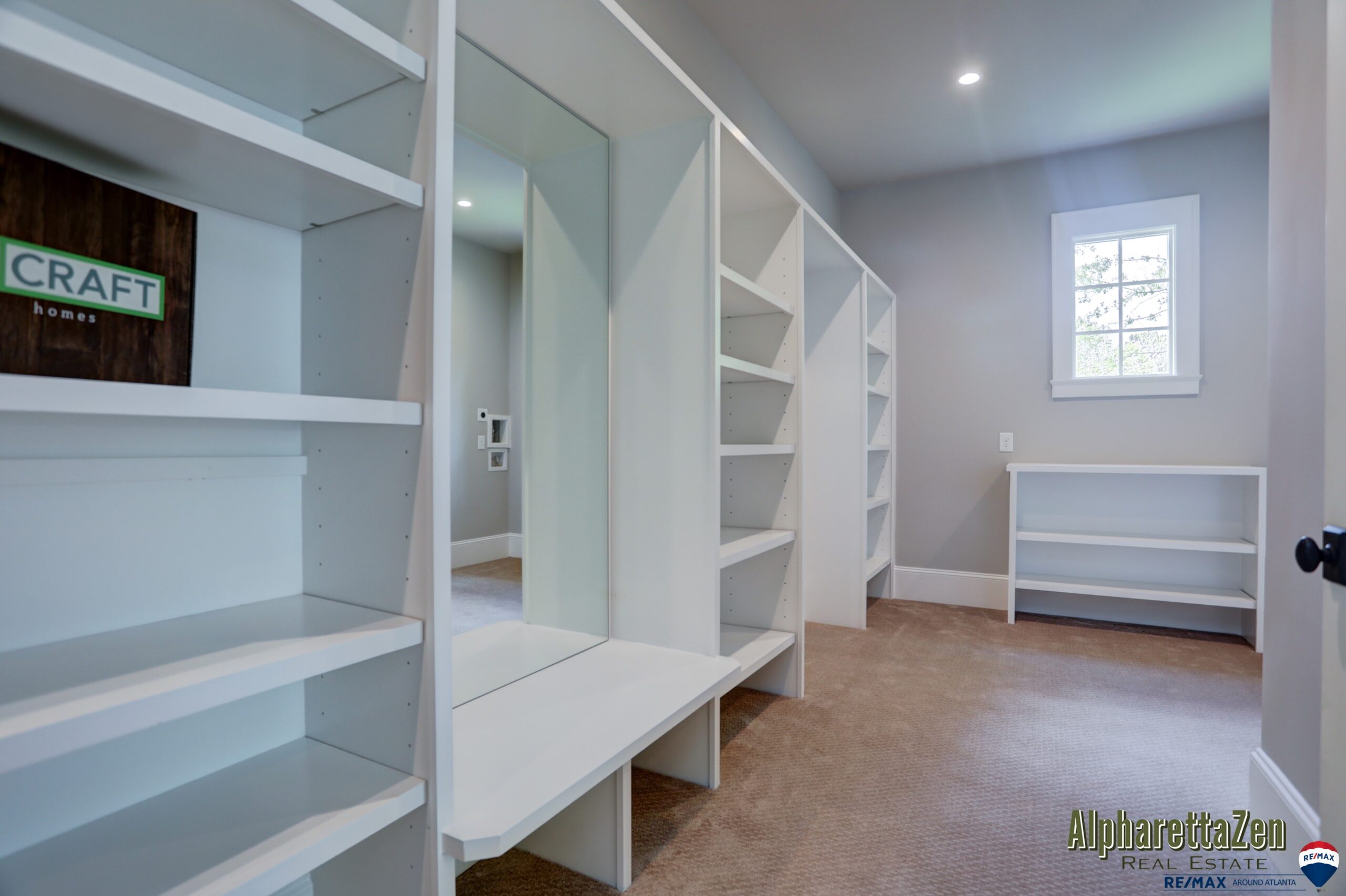 Walk-in closet in home rennovation