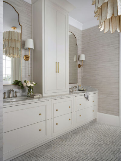 Decorative lighting in bathroom